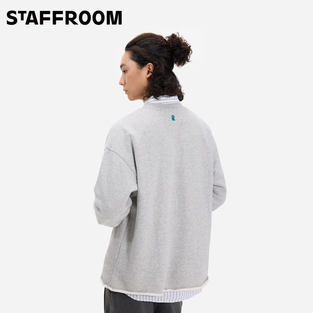 STAFFROOM wide shoulder oversize puppy sweatshirt