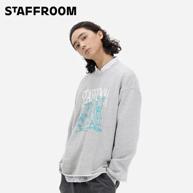 STAFFROOM wide shoulder oversize puppy sweatshirt