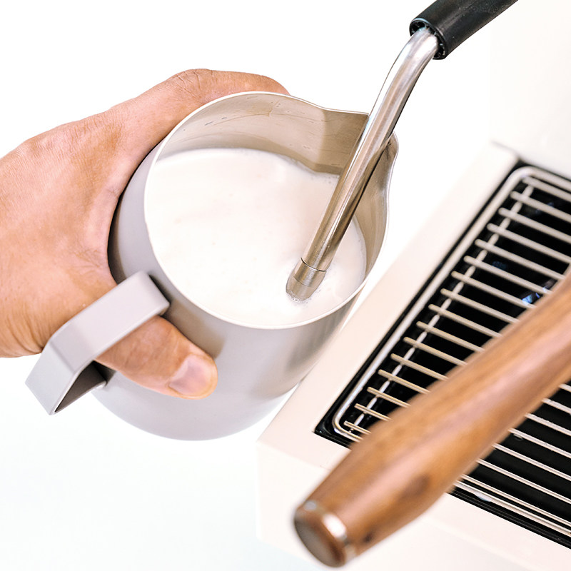 WPM惠家咖啡拉花缸304不锈钢打奶缸斜口压纹奶泡杯#9加宽圆嘴,淘宝优惠券,粉丝福利购,淘宝优惠卷