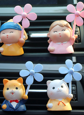 网红可爱车载小鸭子摆件香薰汽车空调出风口装饰旋转香氛车内车用