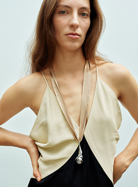 马蹄莲金属链条与丝带两戴项链