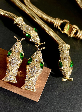 轻奢祖母绿蛇形夸张链条项链女款嘻哈潮酷锁骨链颈炼配饰品毛衣炼