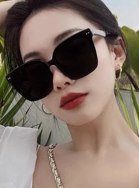 新款韩版墨镜女高级感时尚网红街拍防紫外线大框显瘦太阳镜