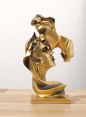 新款直销树脂工艺品家居客厅装饰品两情相悦桌面小摆件结婚生日情