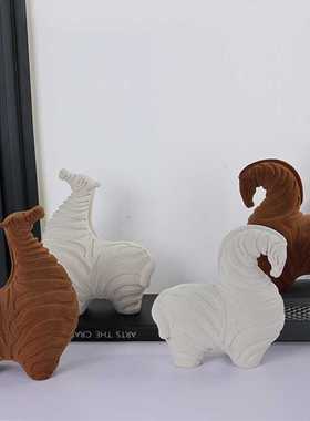 新款直销中式树脂植绒马摆件样板房售楼处书柜书架桌面马装饰品工