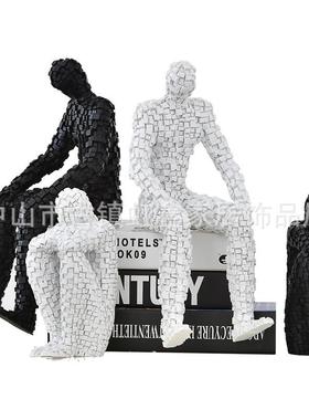 新款直销现代简约意式创意马赛克人摆件客厅办公室书柜桌面软装饰