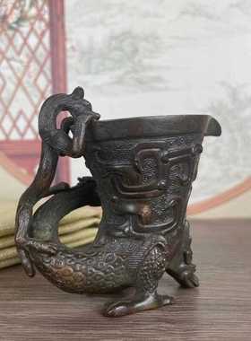 新款直销古玩仿古老物件旧货仿黄铜铜器桌面摆件汉代龙凤爵杯战国