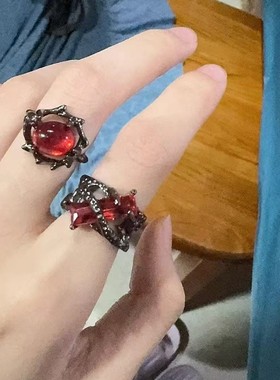 复古红几何宝石设计戒指男女小众个性朋克暗黑镂空肌理金属指环