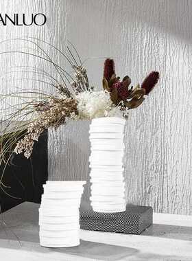 直销新款现代简约黑白树脂圆口插花器花瓶创意插花器客厅样板间软