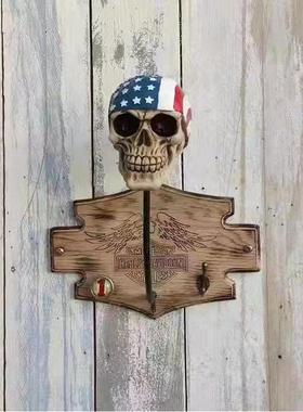 新款直销跨境创意摩托车骷髅头盔架树脂摆件工艺鬼屋恐怖欧美室内