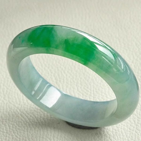 仟喜梵“美玉无瑕”缅甸冰种翡翠玉手镯子女款半山水阳绿真玉处理,淘宝优惠券,粉丝福利购,淘宝优惠卷