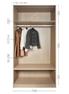 MOON慕空间样板房衣帽间女士衣柜衣服裙子摆件金色系组合软装饰品