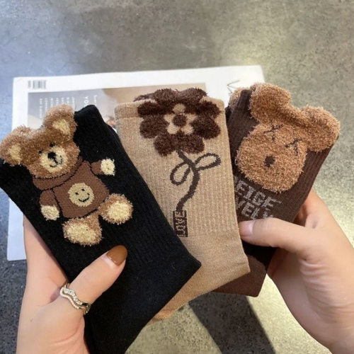 秋季爆款羽毛纱小熊袜子女中筒毛绒袜外穿可爱ins潮百搭长袜秋冬 - 图0