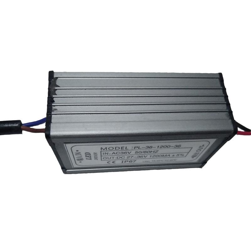 厂家销售10串4并40W12-24V输入1.2A保2年升压低压太阳能电源 - 图0