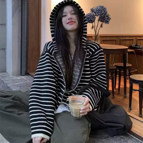 100%山羊绒开衫女2026秋冬新款加厚宽松条纹连帽拉链针织毛衣外套 - 图3