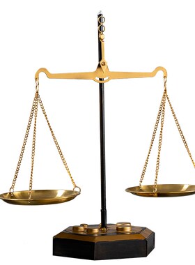 热销金属天平称摆件律师办公室现代北欧轻奢软装饰品玄关创意法律