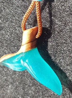 木头树脂夜光吊坠发光项链个性纯手工情侣男女生日礼物