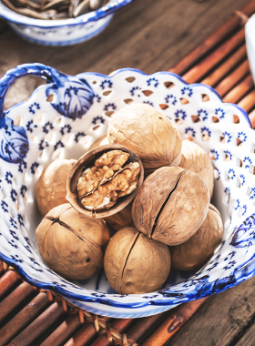 手绘新中式干果盘子小水果盆家用客厅陶瓷创意茶几中式零食盘摆件