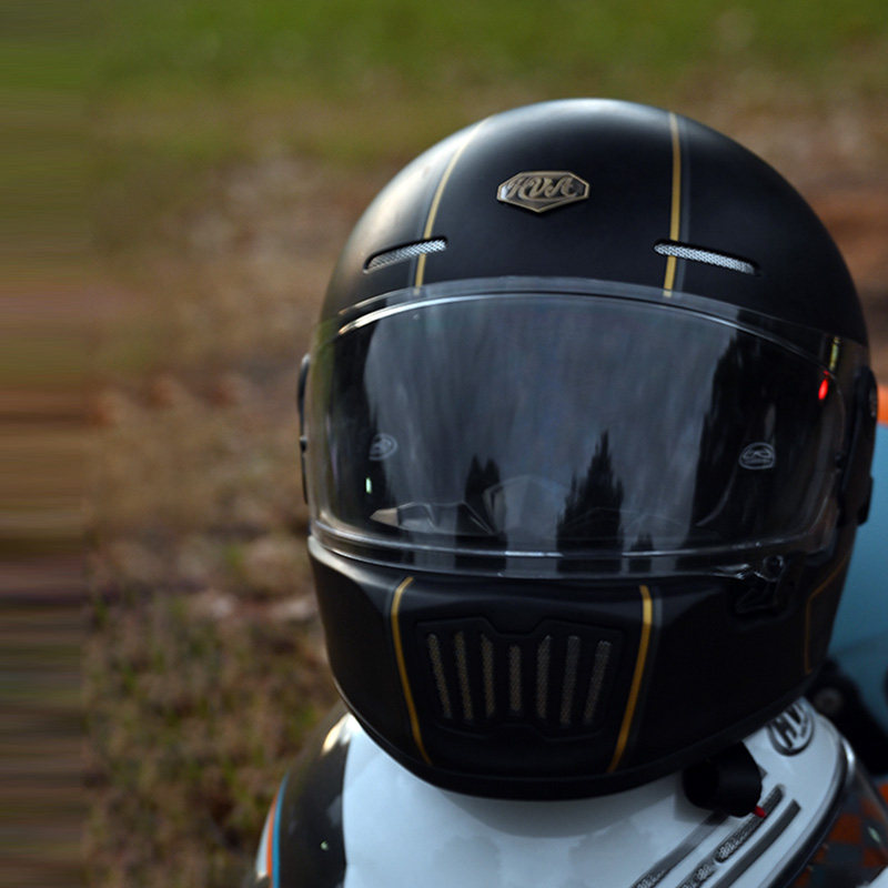 HVA retro generation full-face helmet HERO3C certification