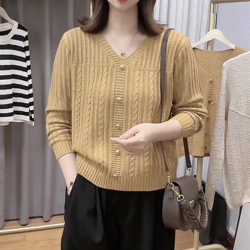 加肥加大码女装宽松m遮肚V领毛衣女秋冬钉珠洋气减龄打底针织上衣 - 图3