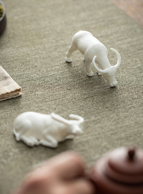 创意迷你手工白瓷动物牛摆件招财生肖牛客厅办公桌面装饰品小摆设