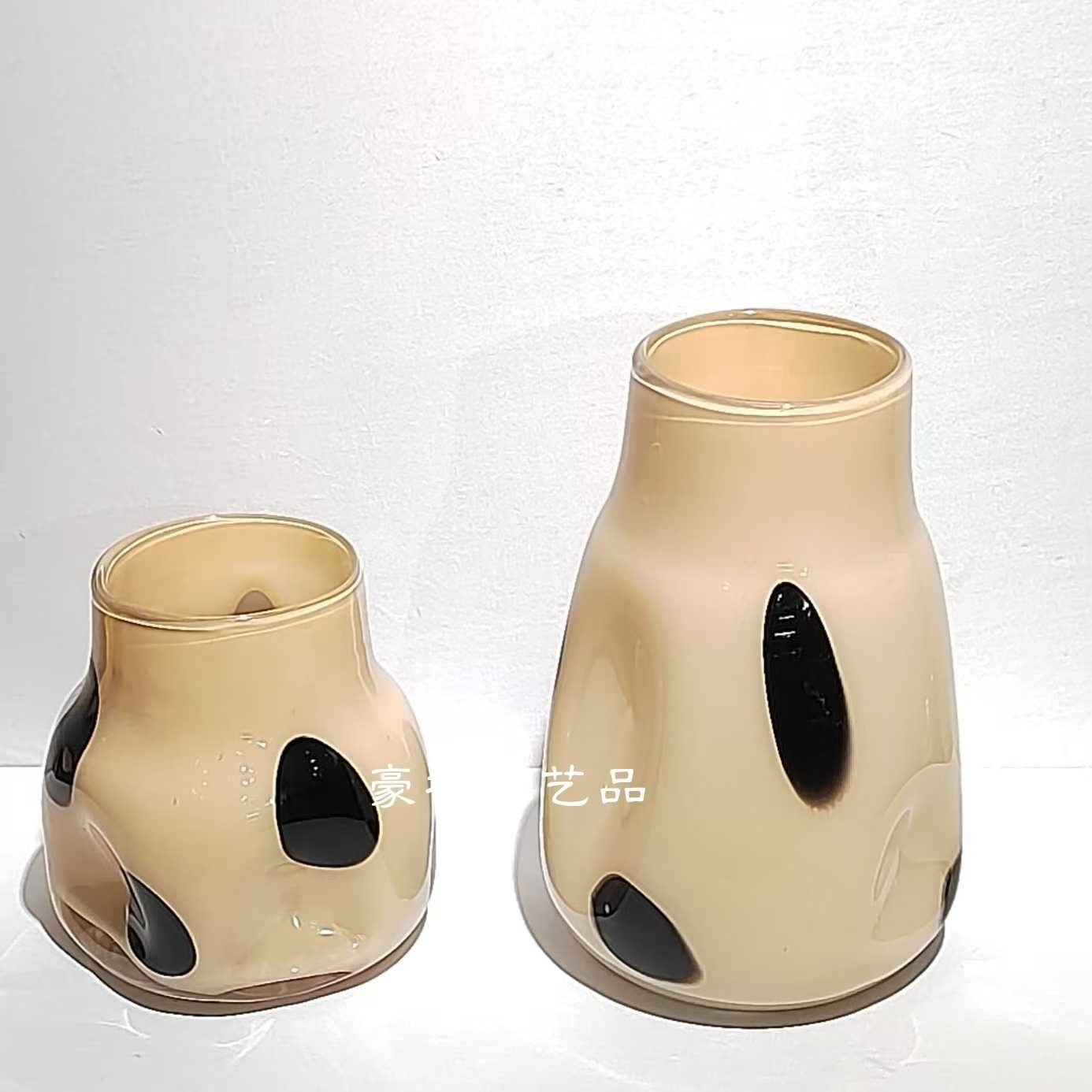 现代简约中古风奶油色玻璃花瓶摆件家居样板房餐厅桌面插花设计,淘宝优惠券,粉丝福利购,淘宝优惠卷