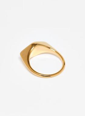 ASOS DESIGN 女士 戒指 signet 防水不锈钢设计色调戒指(金色)