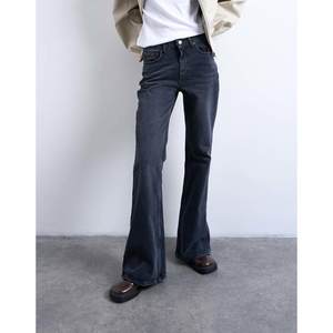 Topshop 女士 牛仔长裤 Pippa 中腰舒适弹力喇叭型水洗黑色牛仔裤