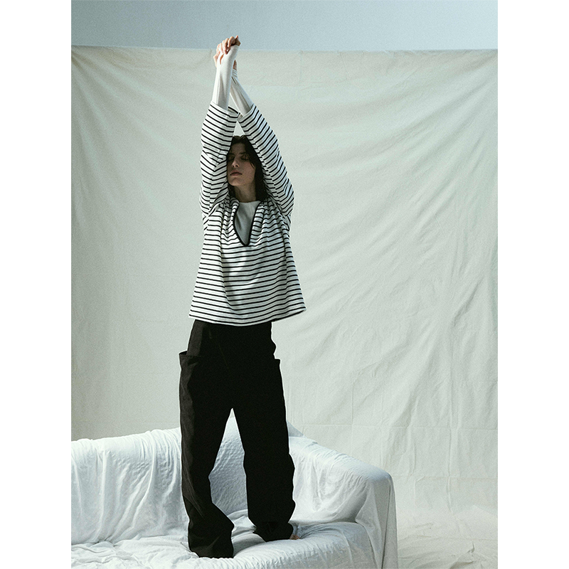 DIONYS*Deep V-neck Hoodie 异型深V领撞色宽松卫衣 - 图1