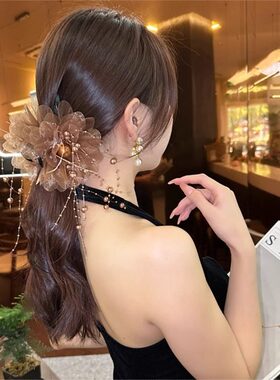 牡丹花羽毛流苏鲨鱼夹显发量