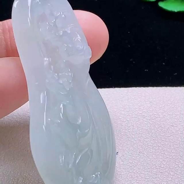 Myanmar jadeite pendant natural jade A goods ice type