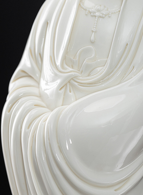 渡海观世音菩萨玉白瓷摆件