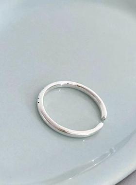 细款简约好运字母戒指女轻奢高级感冷淡风韩版气质通勤开口食指戒