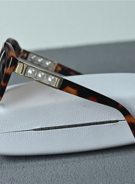 时尚玳瑁茶色偏光太阳镜女士珍珠镜腿猫眼时尚墨镜女款高档板材红