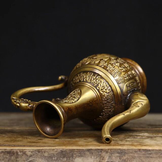 Antique literary play pure copper relief Baifu high wine pot tea kettle household desktop ornaments retro collection old objects