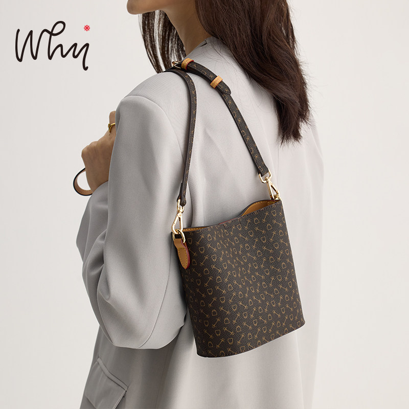 WHY水桶包女斜挎包新款包包时尚百搭上班通勤女包质感精致单肩包,淘宝优惠券,粉丝福利购,淘宝优惠卷