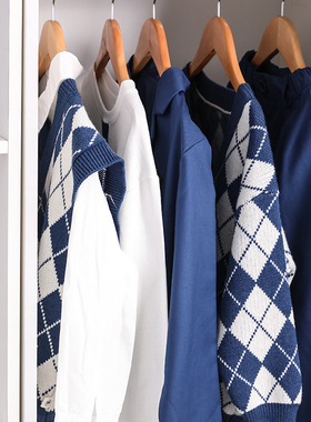 样板房间儿童房饰品摆件公仔衣帽间衣柜衣服鞋子书包公仔陈设道具