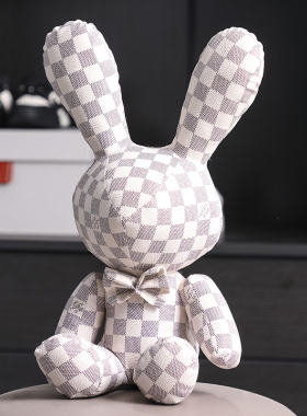 样板房间衣帽间儿童房衣柜服饰外套衬衫书包鞋子公仔摆件陈设道具