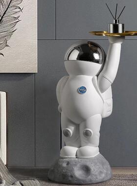 斯堪的纳维亚创意宇航员装饰品大型地板到天花板客厅电视柜旁边的