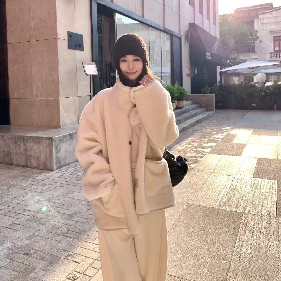 正品monoha羊羔毛麂皮绒皮毛一体立领正反两穿大衣高级感外套女 - 图1