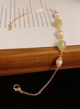 小众设计感气质时尚百搭小清新绿色珍珠链条手链轻奢高级感手饰