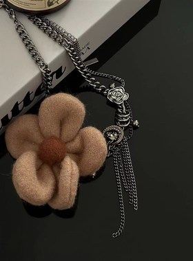 甜酷毛绒花朵黑色流苏花朵锁骨链E女小众个性设计感夸张时尚项链