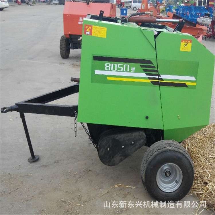 四轮车带秸秆粉碎打捆机 小麦打捆翻晒机 悬挂式自动捡拾打捆机 - 图1