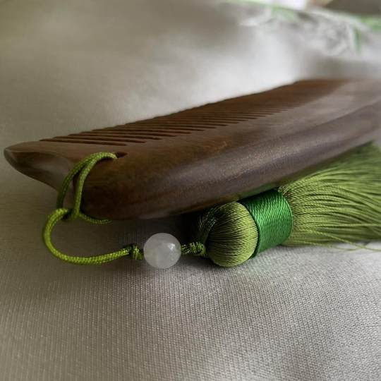 整木玉檀香推荐自然原木无漆手工制作刻字结婚送礼对梳绿檀木梳子