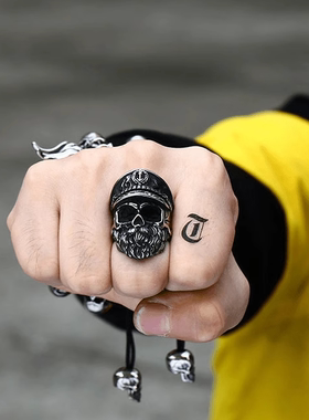 ROCK PUNK加勒比大胡子海盗钛钢骷髅戒指朋克霸气潮人钛钢中指环