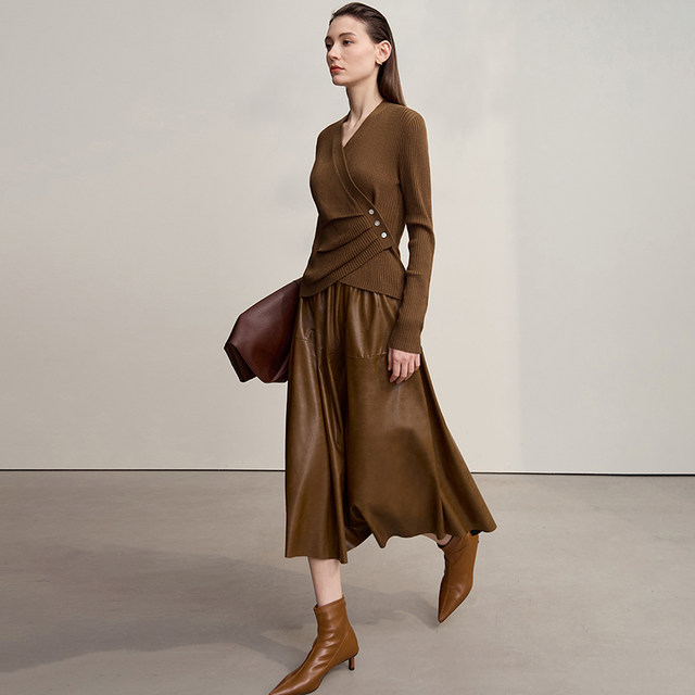 Amii2025 new autumn style commuter temperament V-neck asymmetric pleated wool sweater women's shell button pullover top