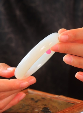 新疆和田玉籽料平安镯正圈玉镯