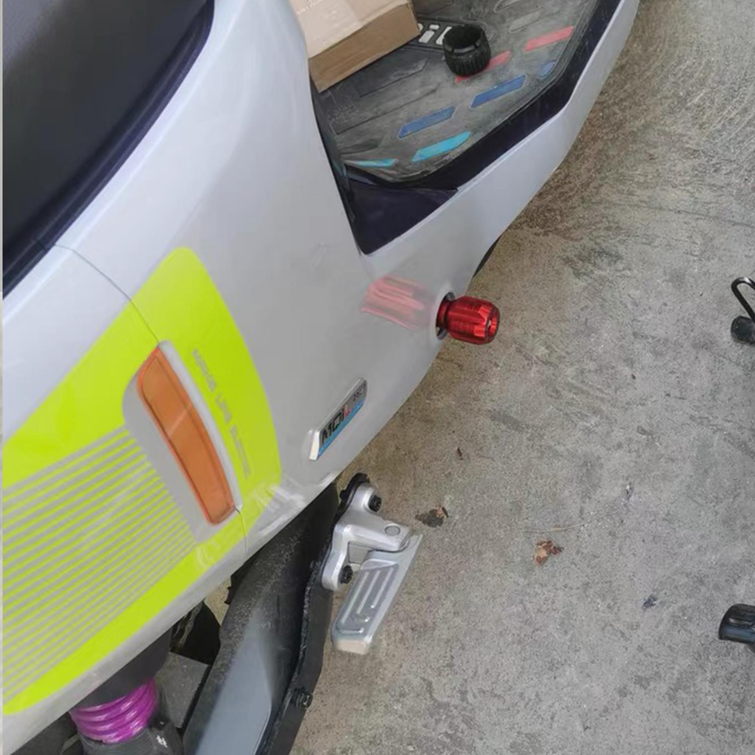 适用小牛电动车MT 2025款改装脚蹬阻流塞mt中轴脚踏孔塞长脚踏配 - 图1