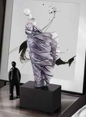 轻奢高档人物艺术雕塑摆件高级感客厅酒柜办公室桌面工艺软装饰品