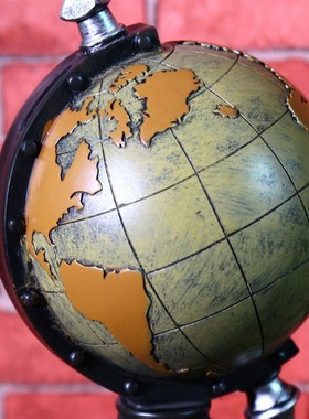 创意台式钟表座钟客厅卧室床头柜时钟地球坐钟摆件桌面小装饰品